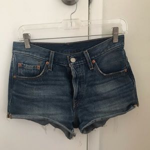LEVI’S denim cut-off shorts